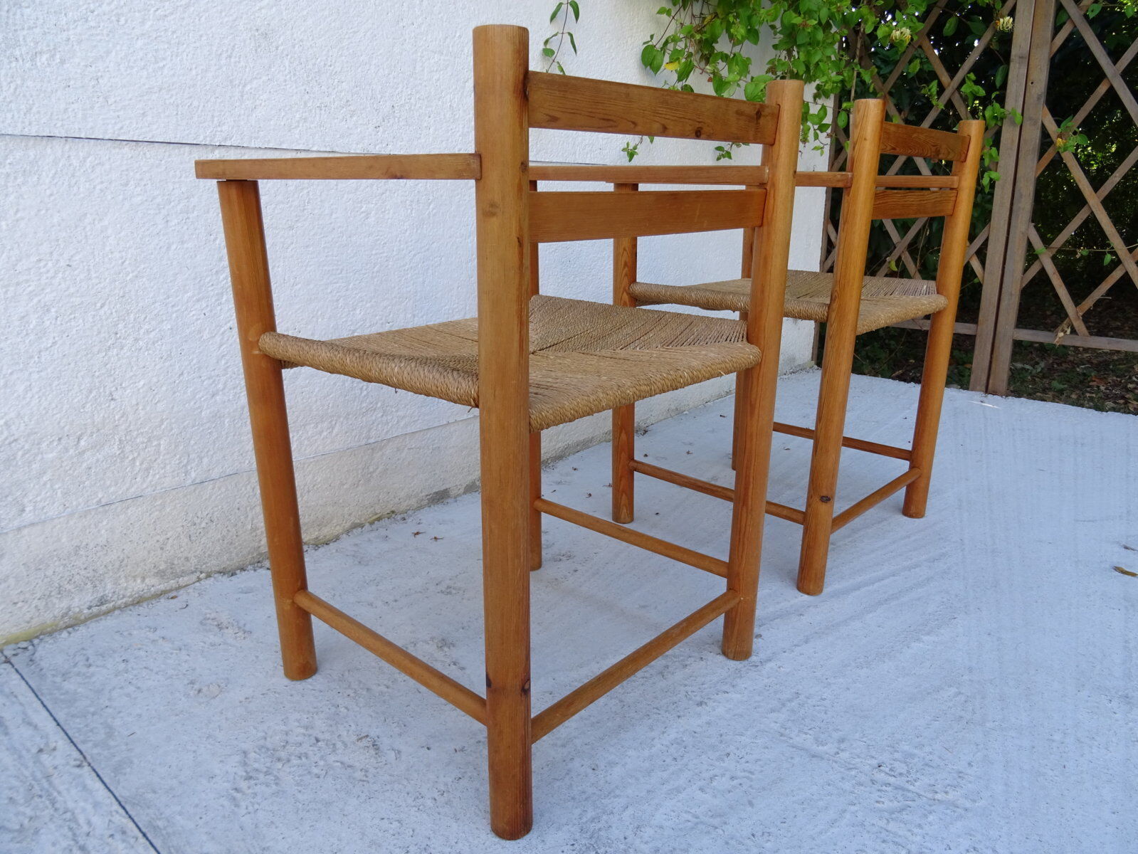 Pair of mulched chairs