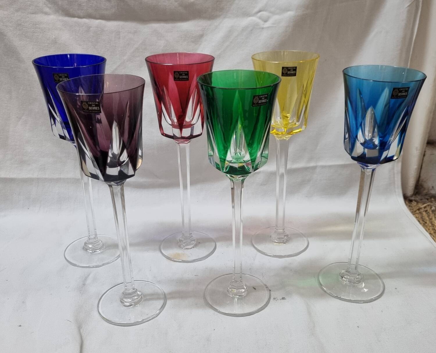 6 colored stemmed glasses in Sèvres crystal, 1980