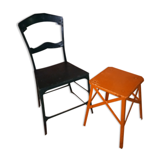 Chaise et tabouret rivetés