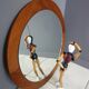 Miroir rond sur placage de teck des années 1960 - 49cm