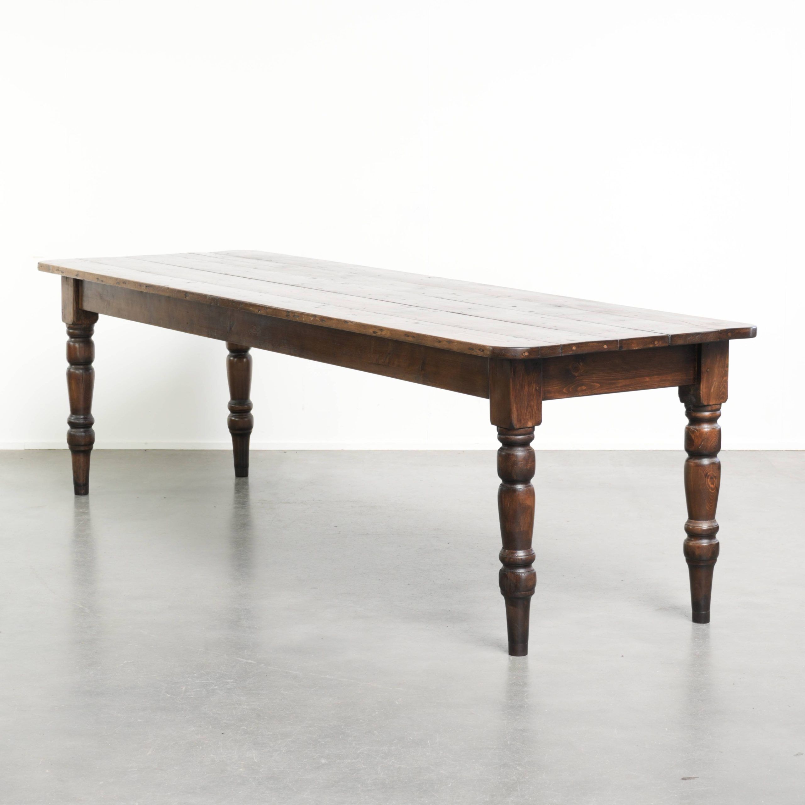 Antique English 19th-century farmhouse dining table made of pinewood