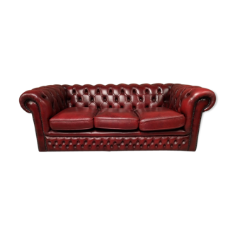 Red leather chesterfield sofa