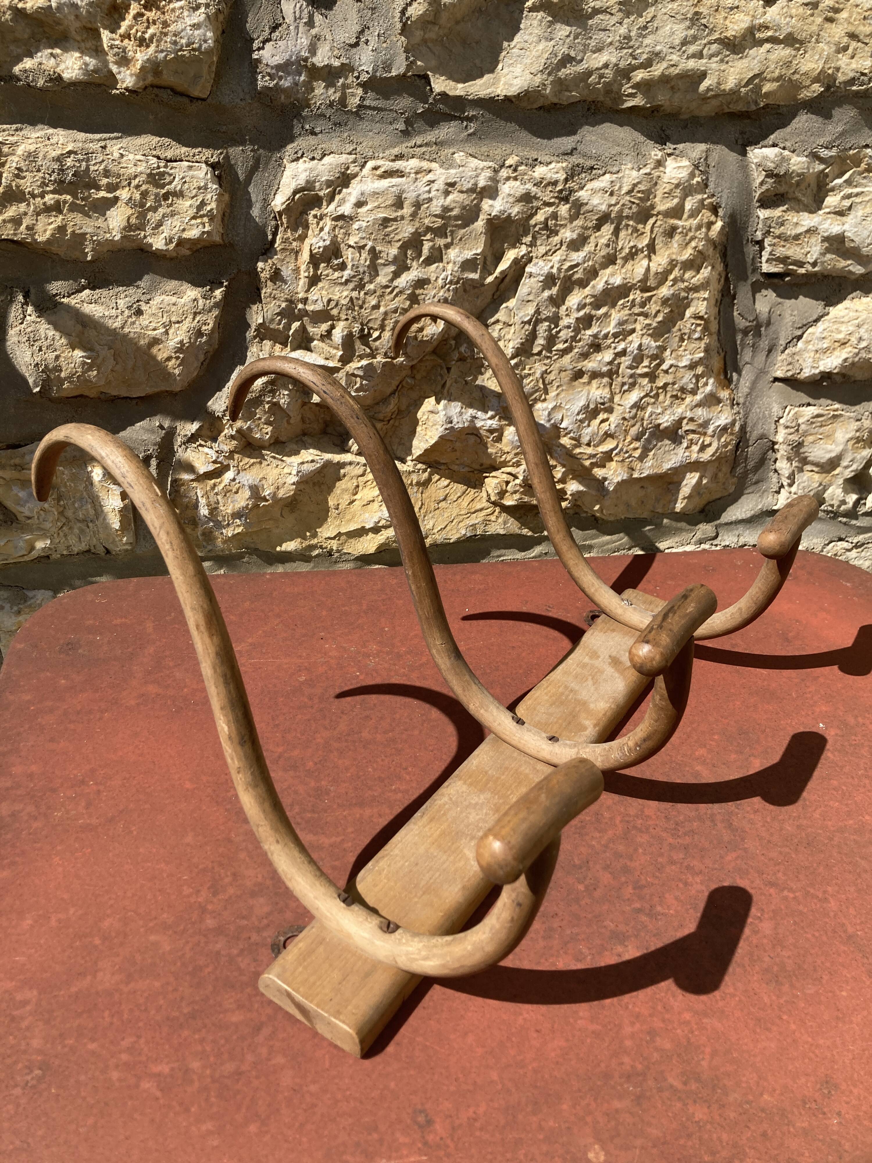 Coat rack style thonet