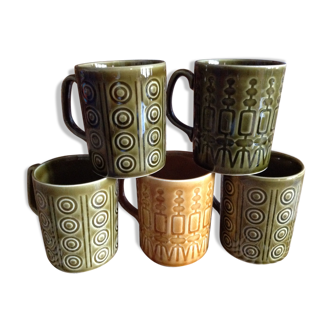 Set of 5 vintage mugs