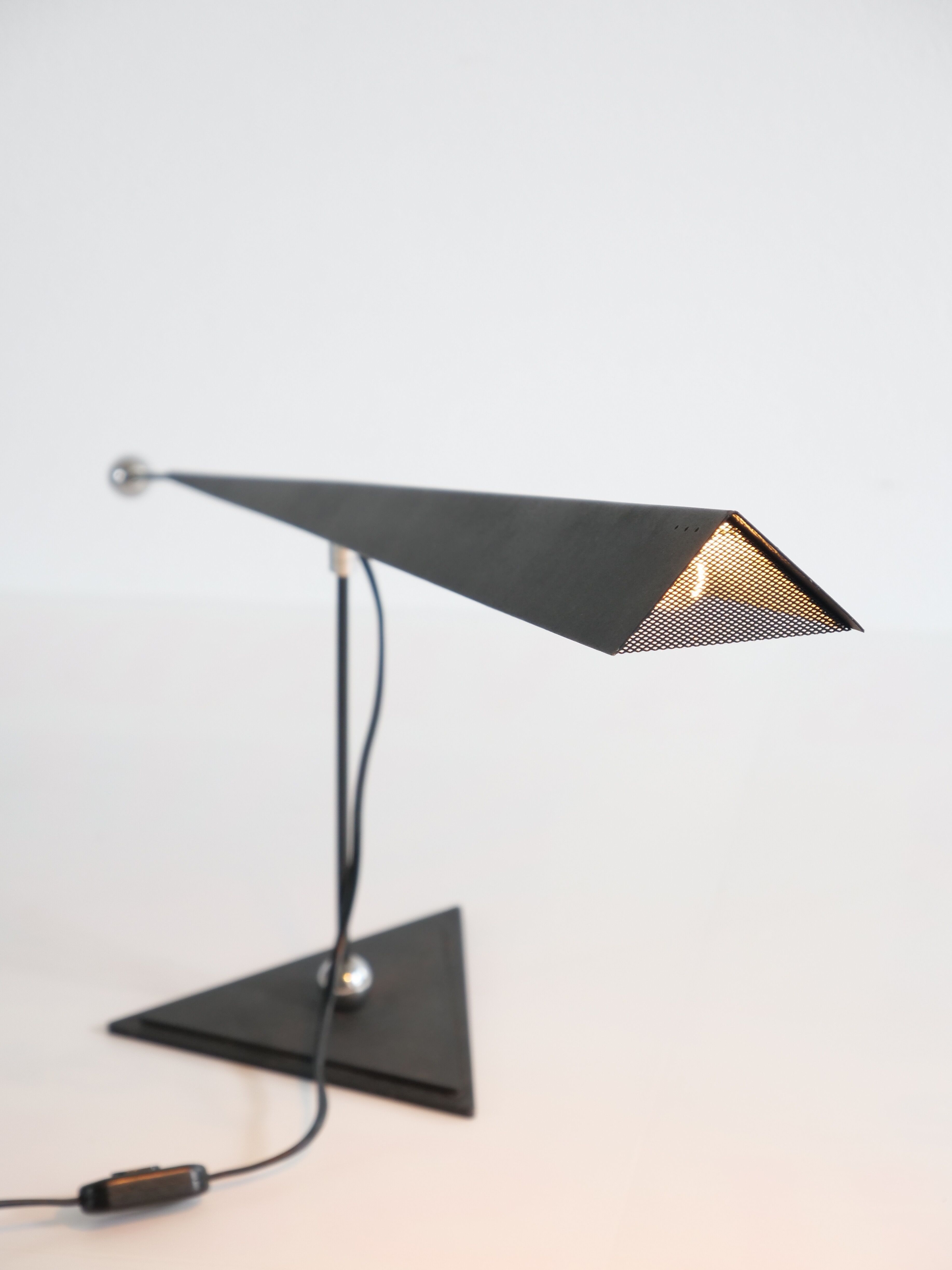 lamp unique design italy 1980 Lumen