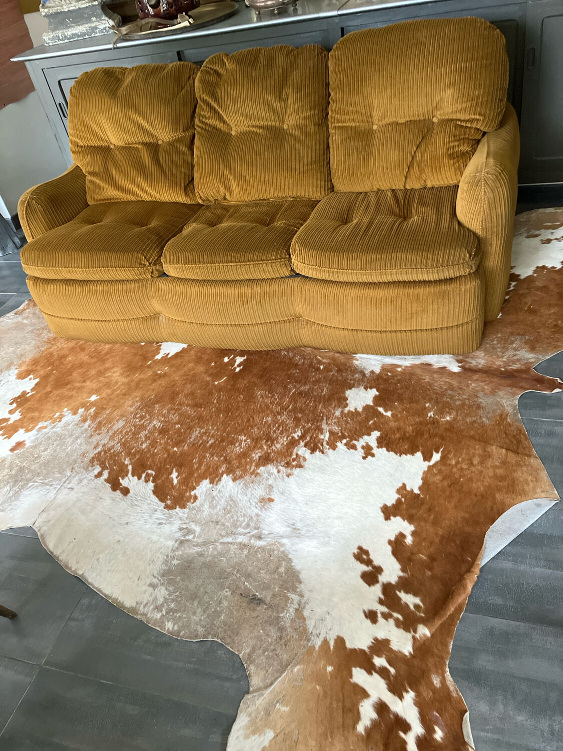 3-seater velvet sofa bed