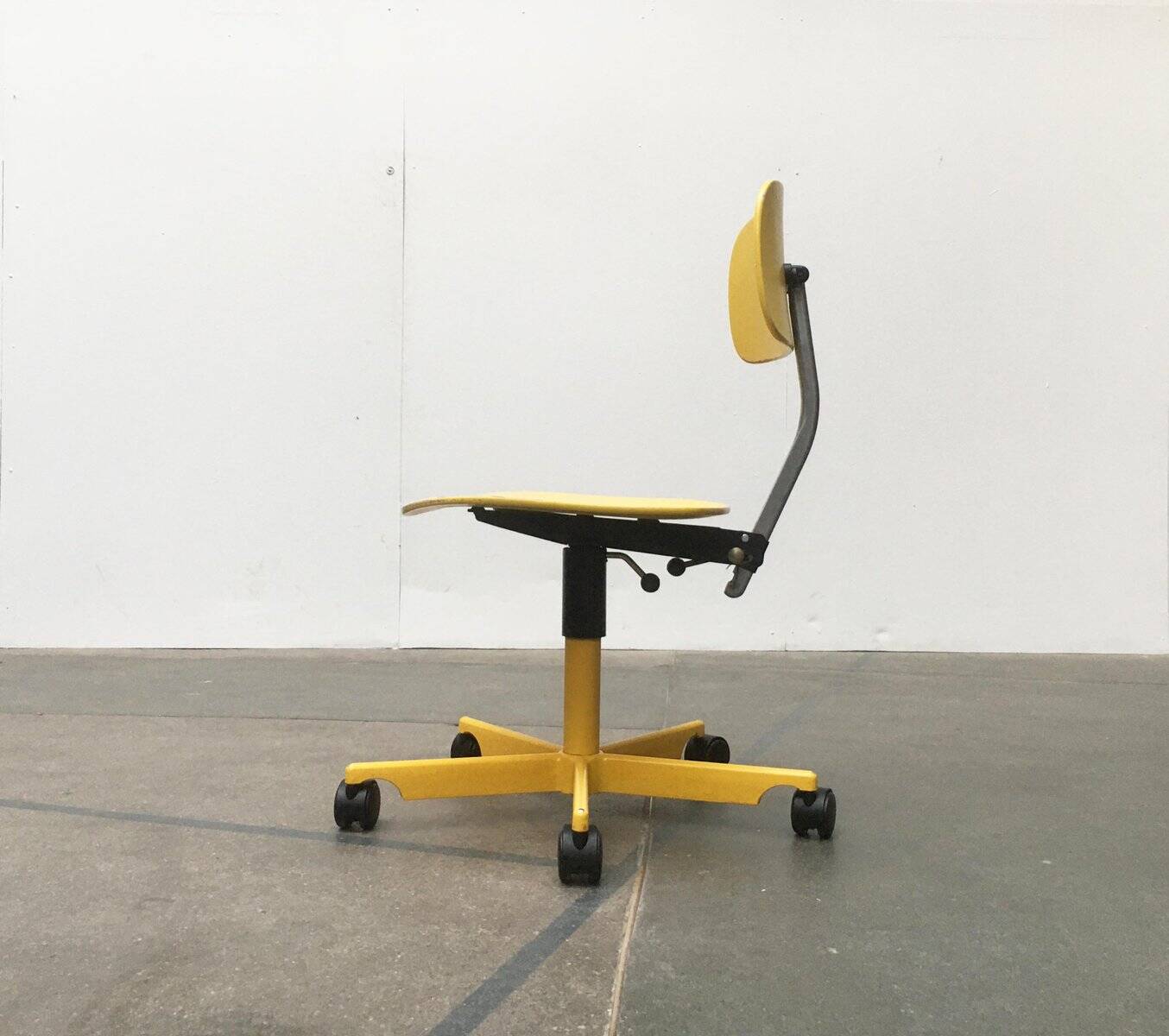 Mid-century Danish swivel office chair by Jørgen Rasmussen for Kevi