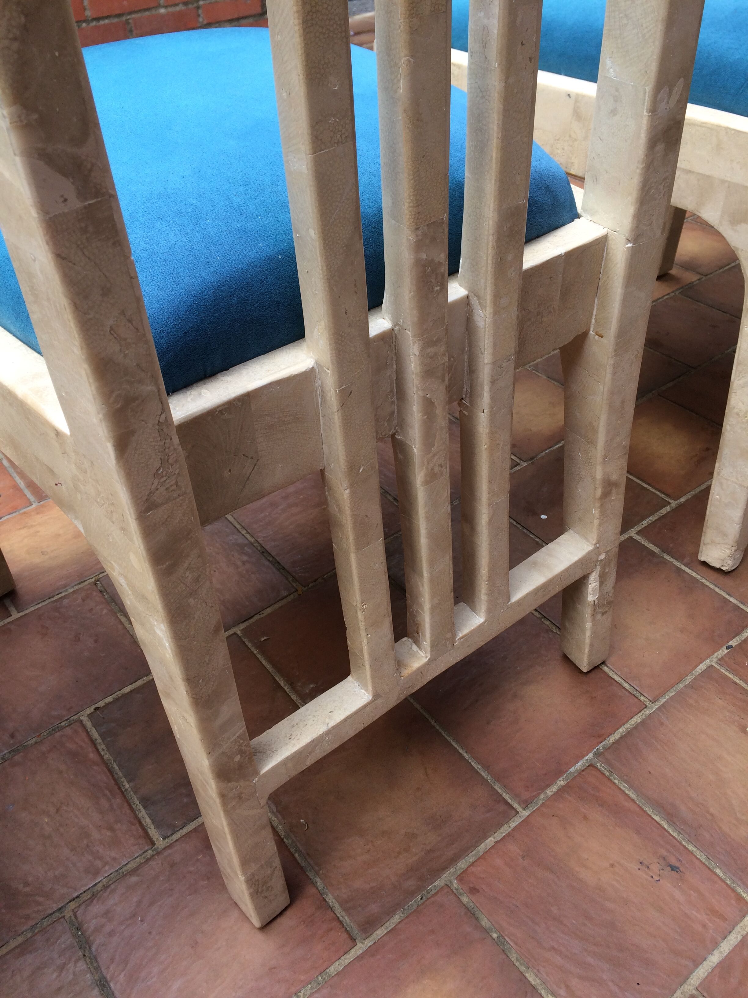 Chaises vintage et design en marbre blanc