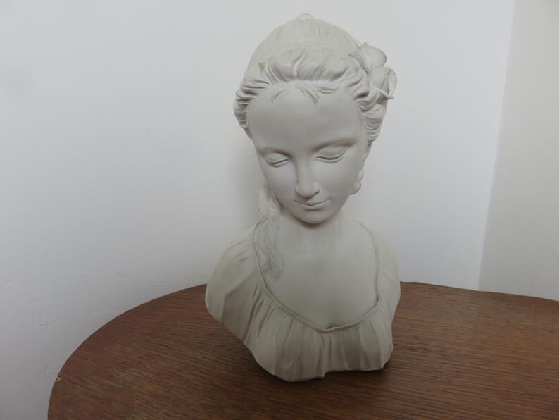 Bust "woman" in plaster