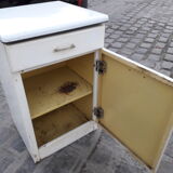 Small buffet 1 metal gate