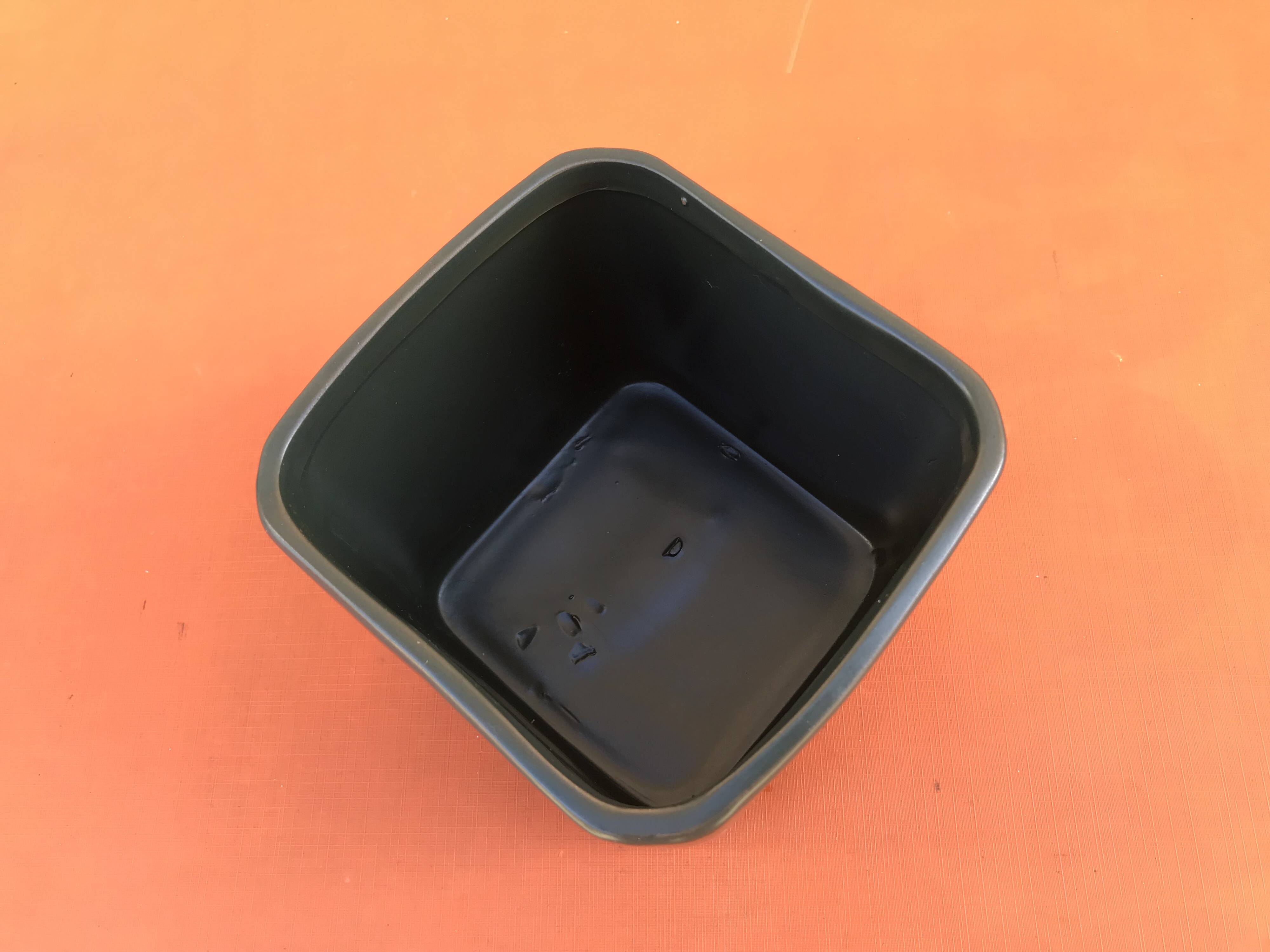 Ceramic flowerpot / decorative pot