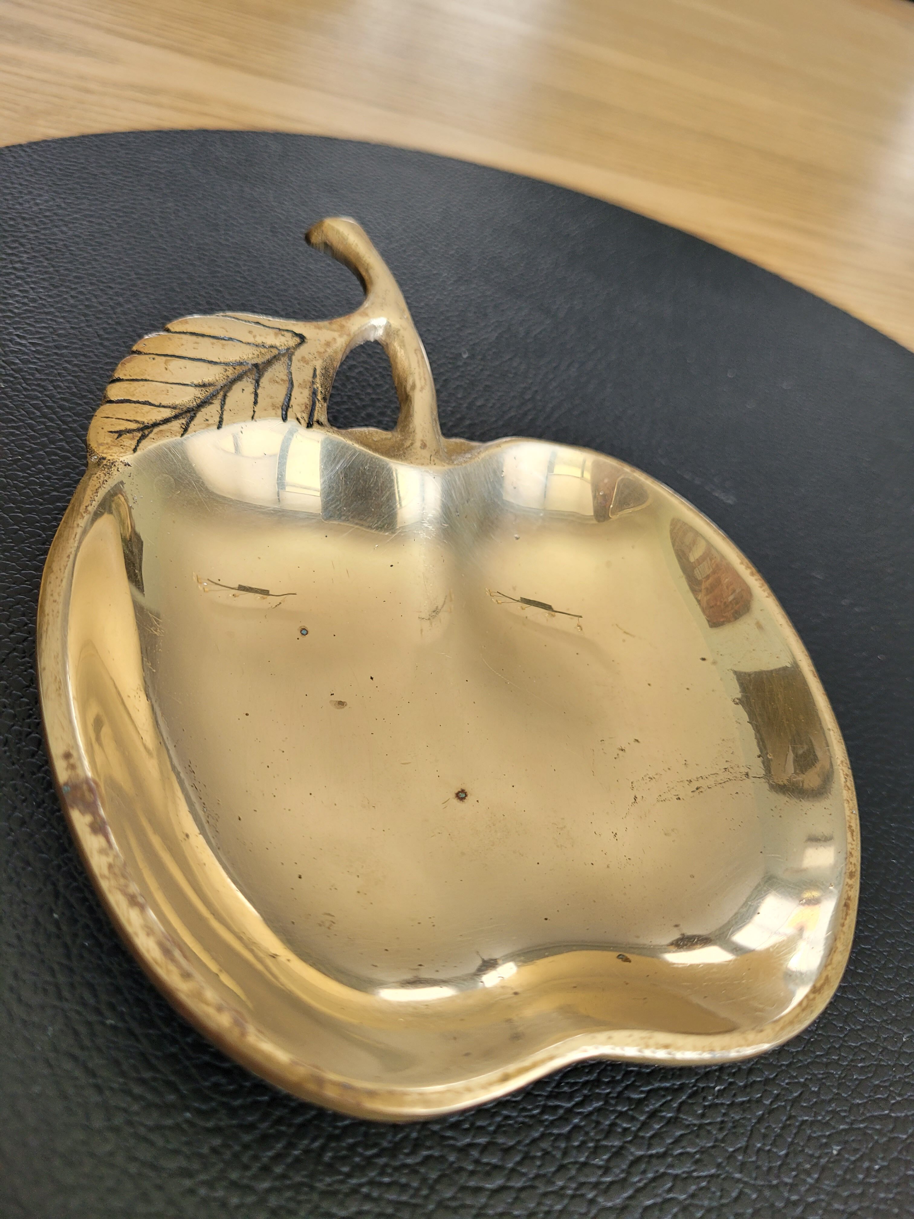 Empty brass pocket - apple