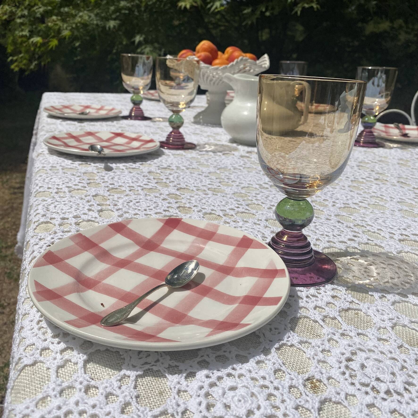 Moulin des Loups plates, "Torchon" checkered pink pattern, 1950s-60s.