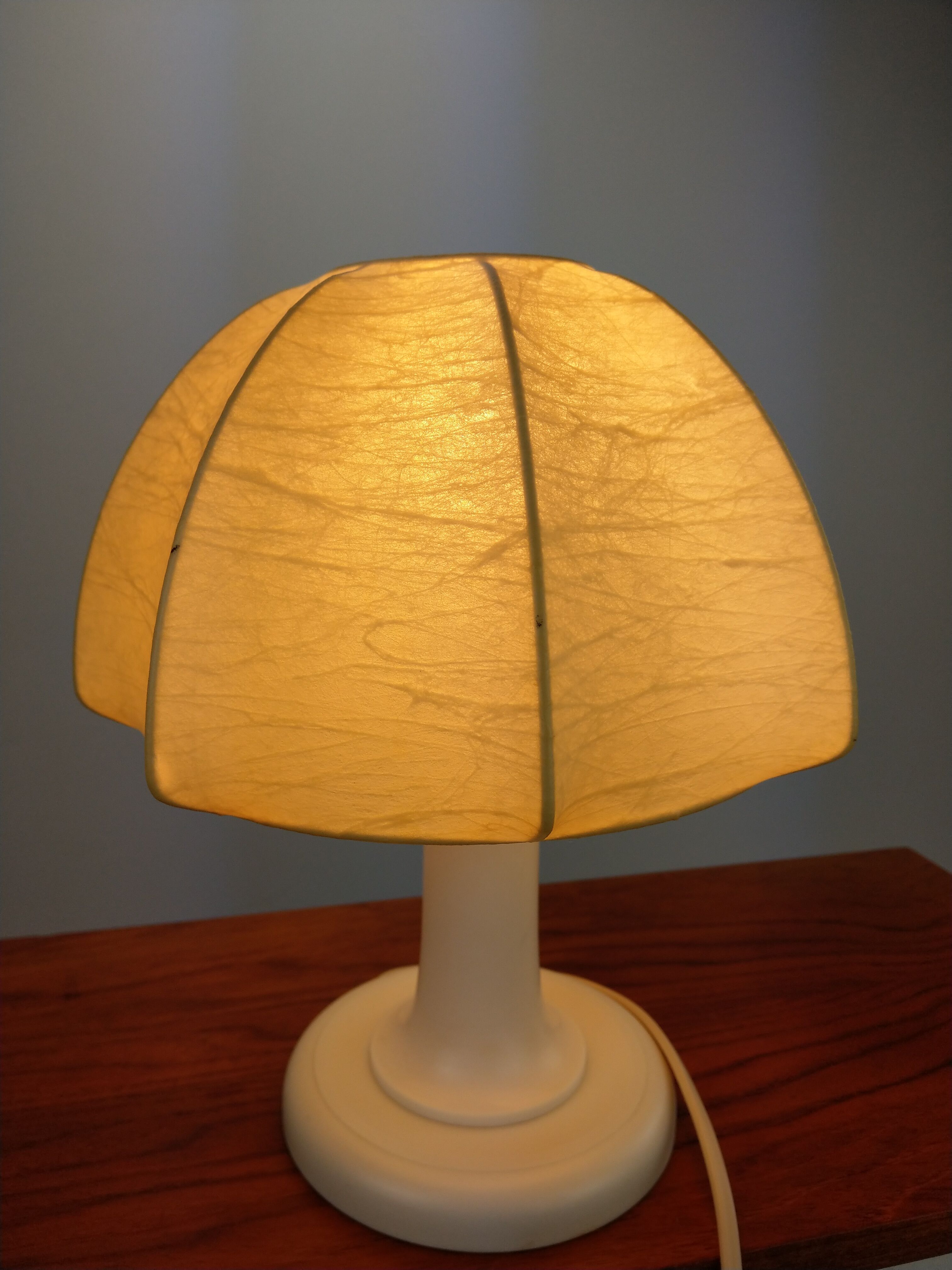 Cocoon table lamp