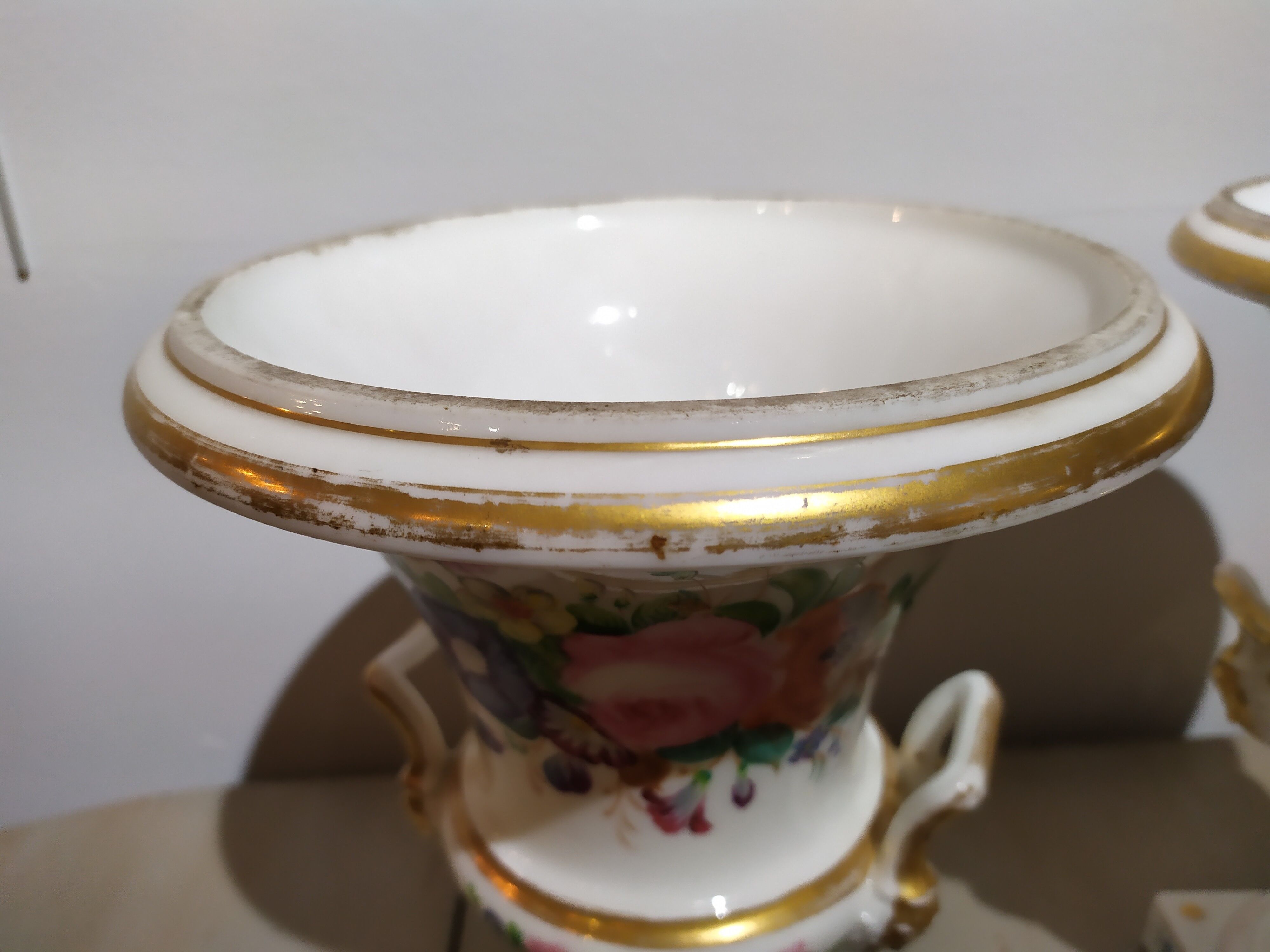 Paire de vases dits "Médicis"