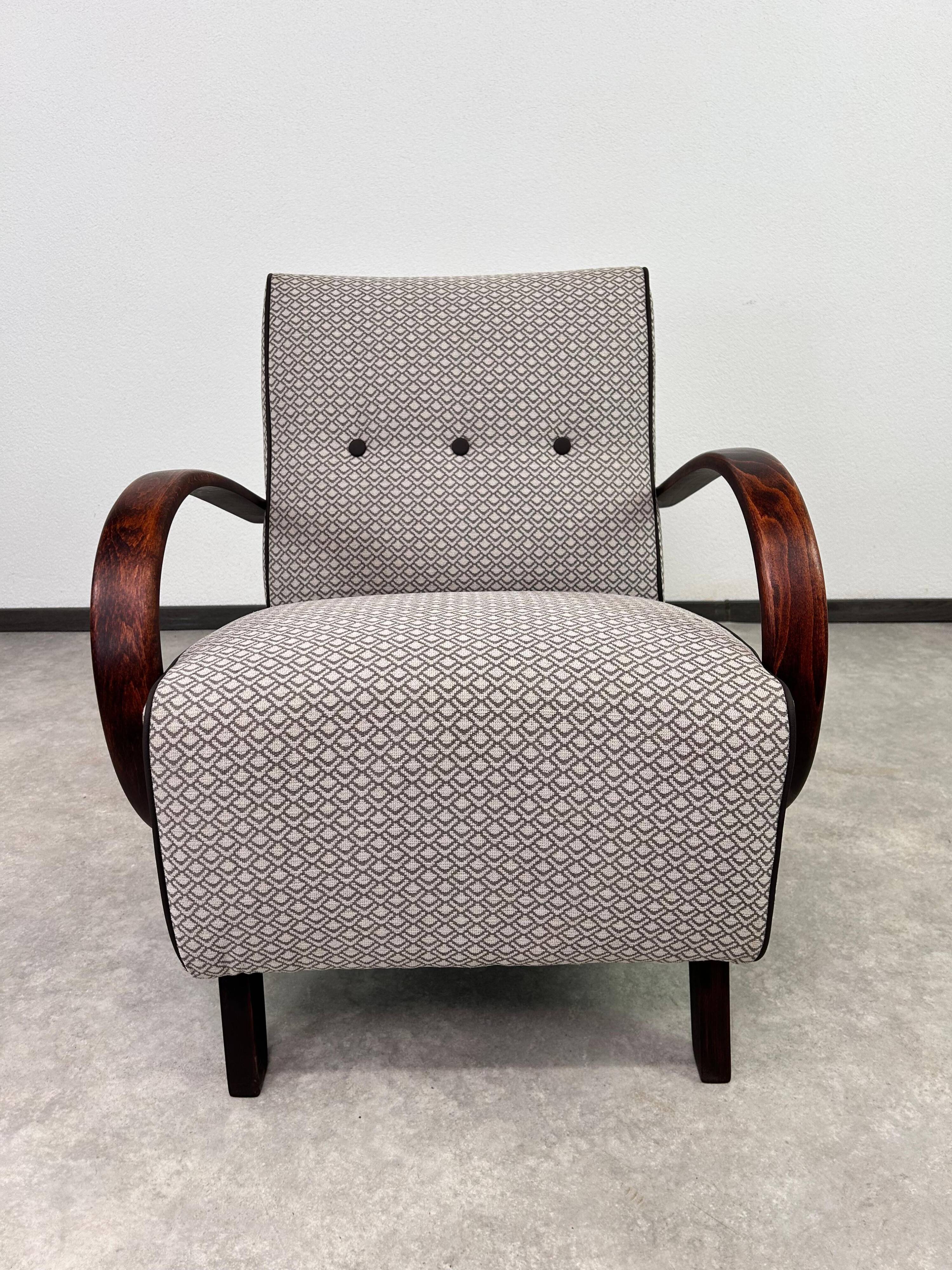 Art Deco armchair by Jindřich Halabala for UP Závody