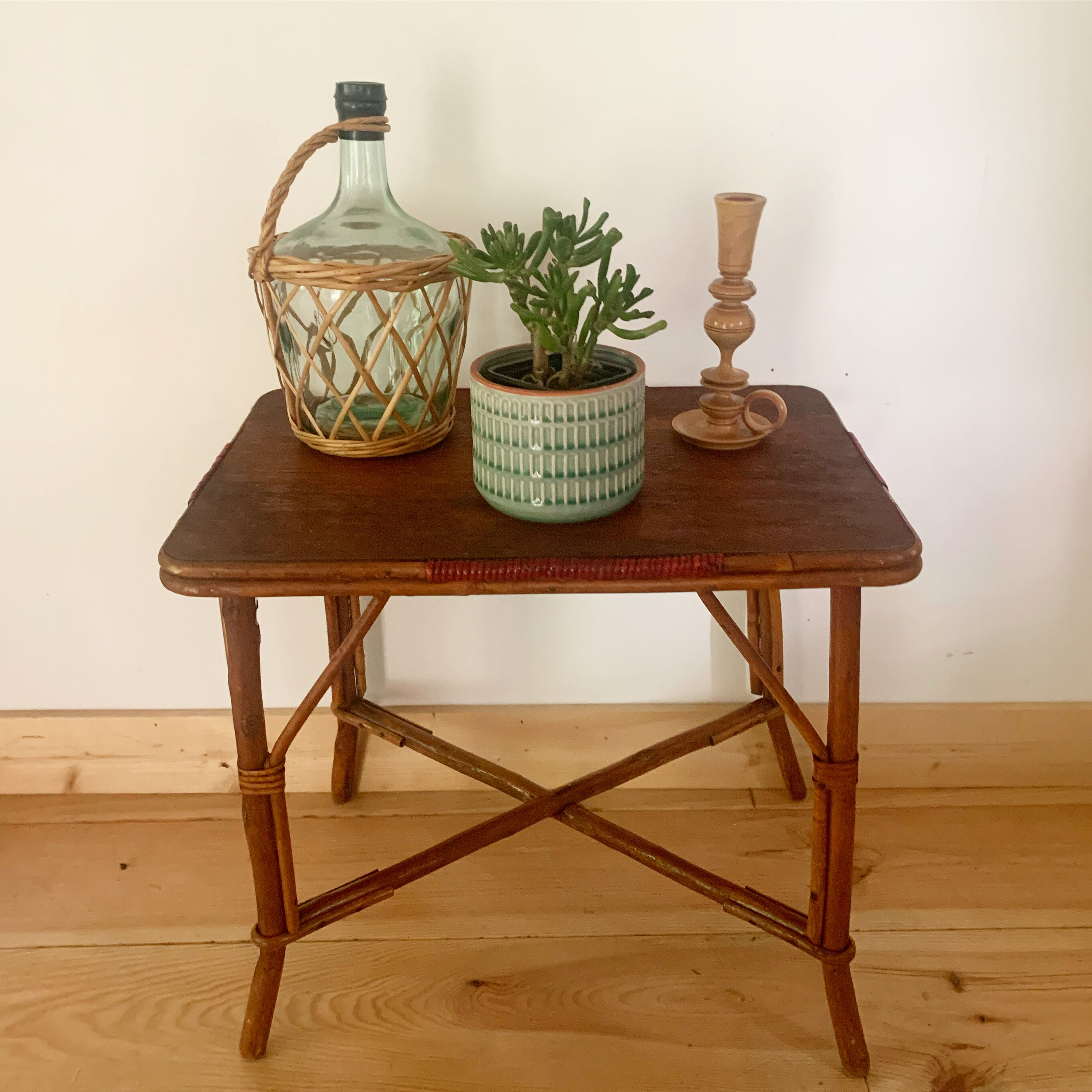 Table d’appoint des années 50