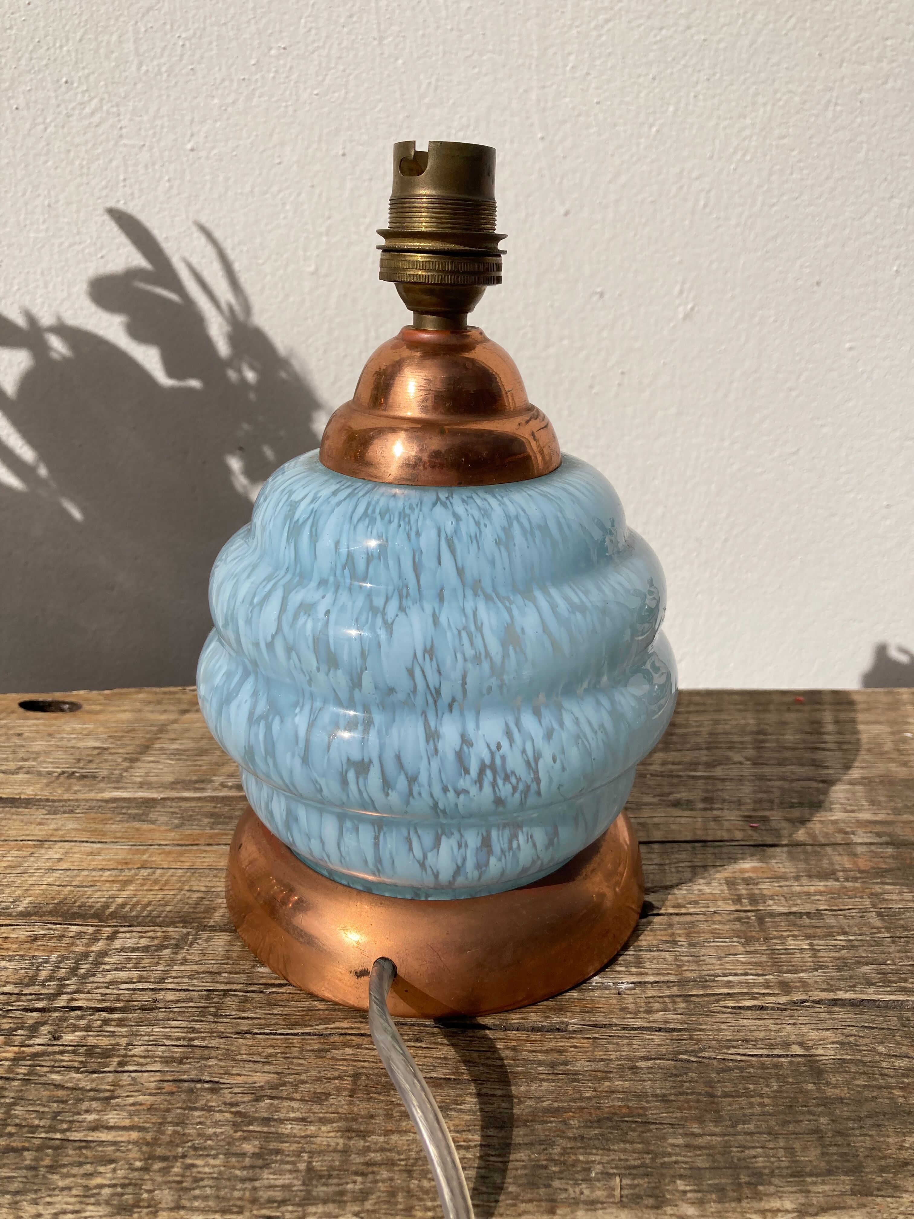 Bedside lamp in clichy glass and blue and white brass