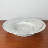 Mid-century modern minimalist studio pottery bowl from Pottestuen Keramik Frederikshavn, 1960s.