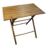 Folding table