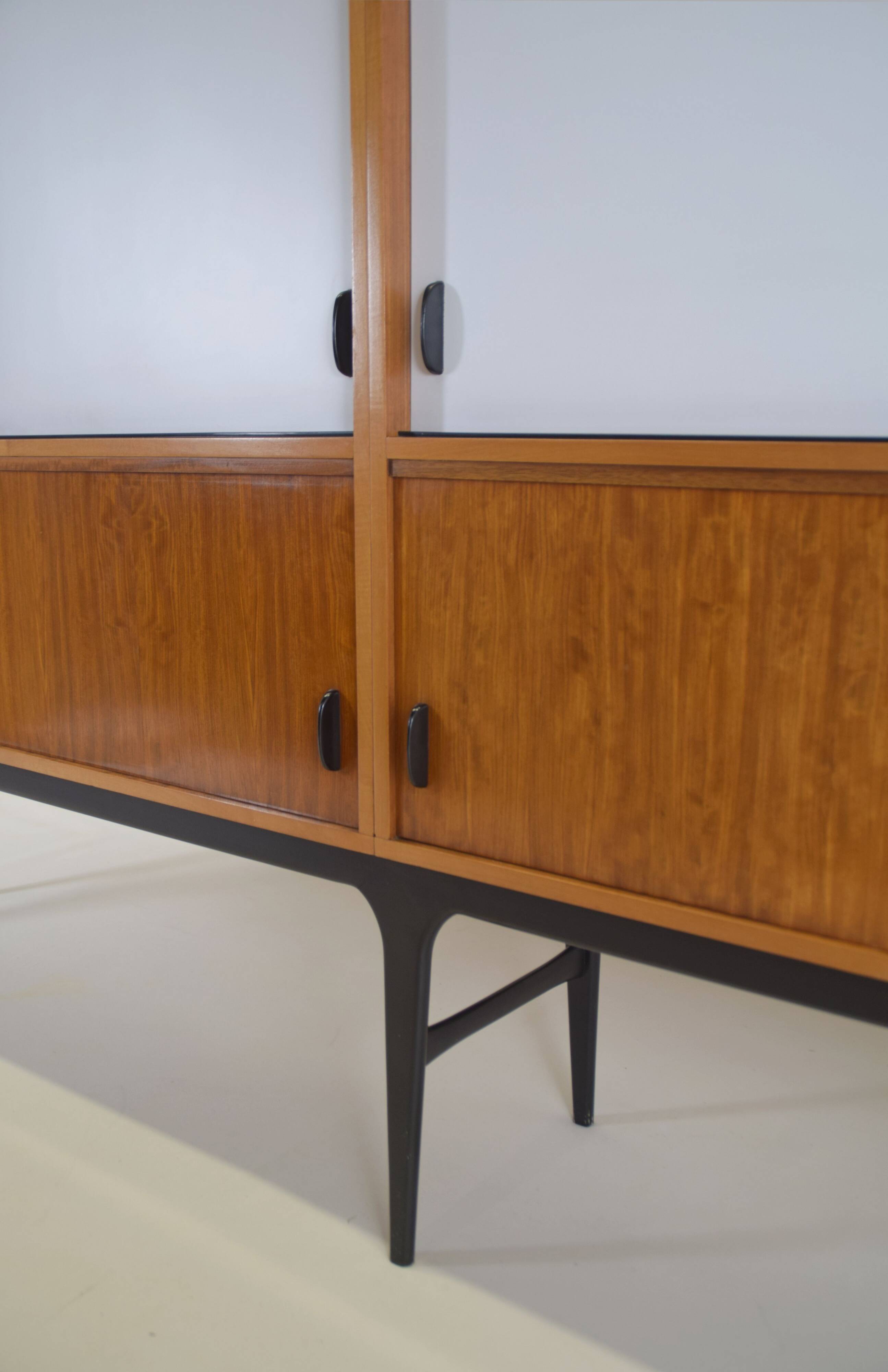 Highboard conçu par Alfred Hendrickx pour Belform, années 1950.