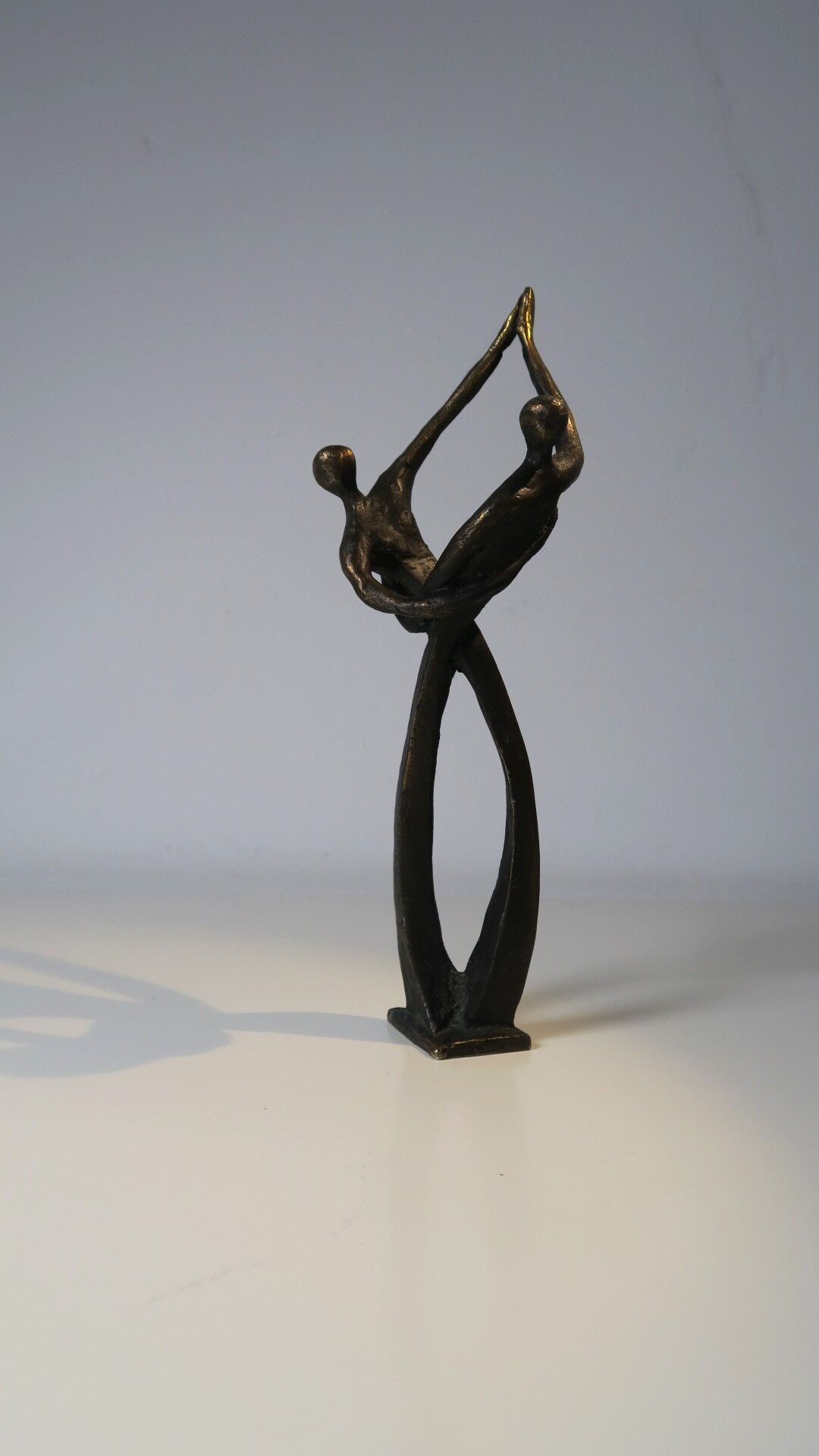 Sculpture bronzé "couple dansant" signé M.N