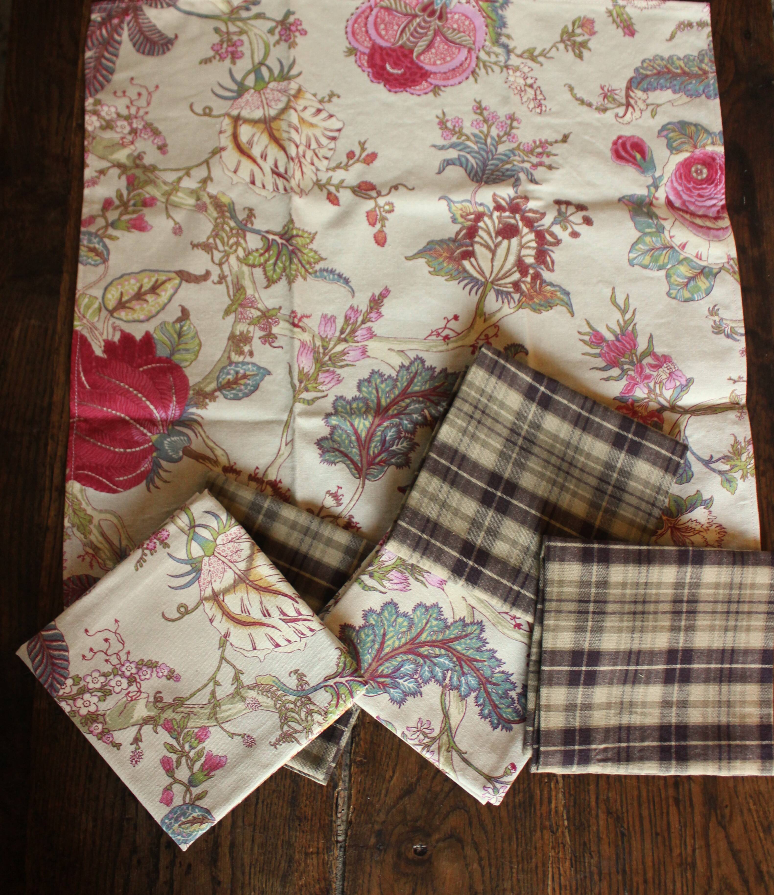 6 brown checkered napkins with vintage floral print