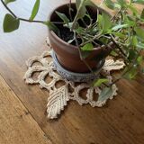 Crochet placemat, vintage, beige