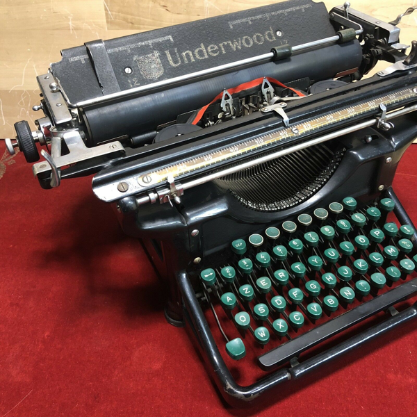 Machine à écrire ancienne underwood 12 Typewritter vintage collection Selency Machine à écrire ancienne underwood 12 Typewritter vintage collection Selency