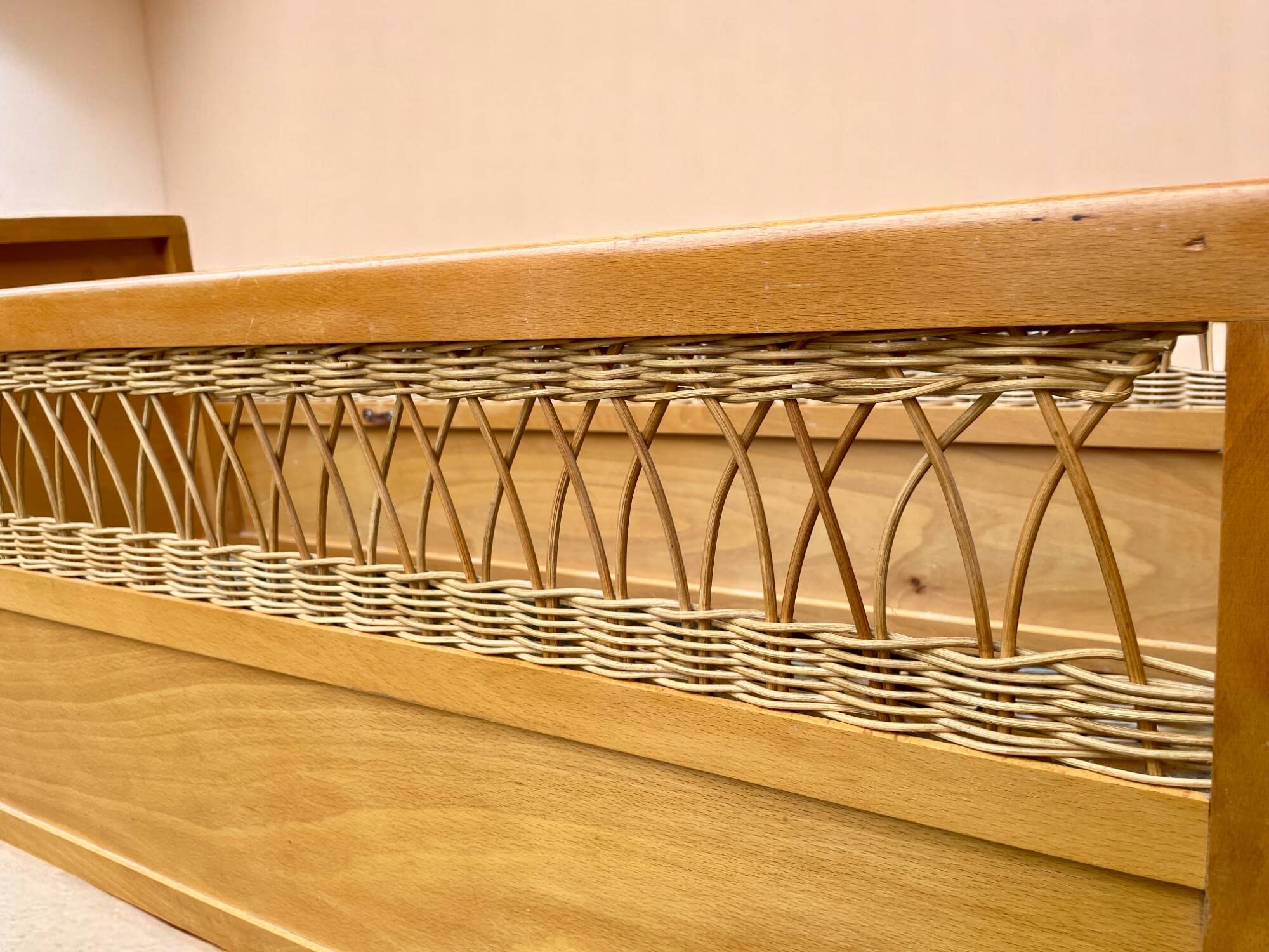 Vintage children's bed - rattan and wood - 1960s