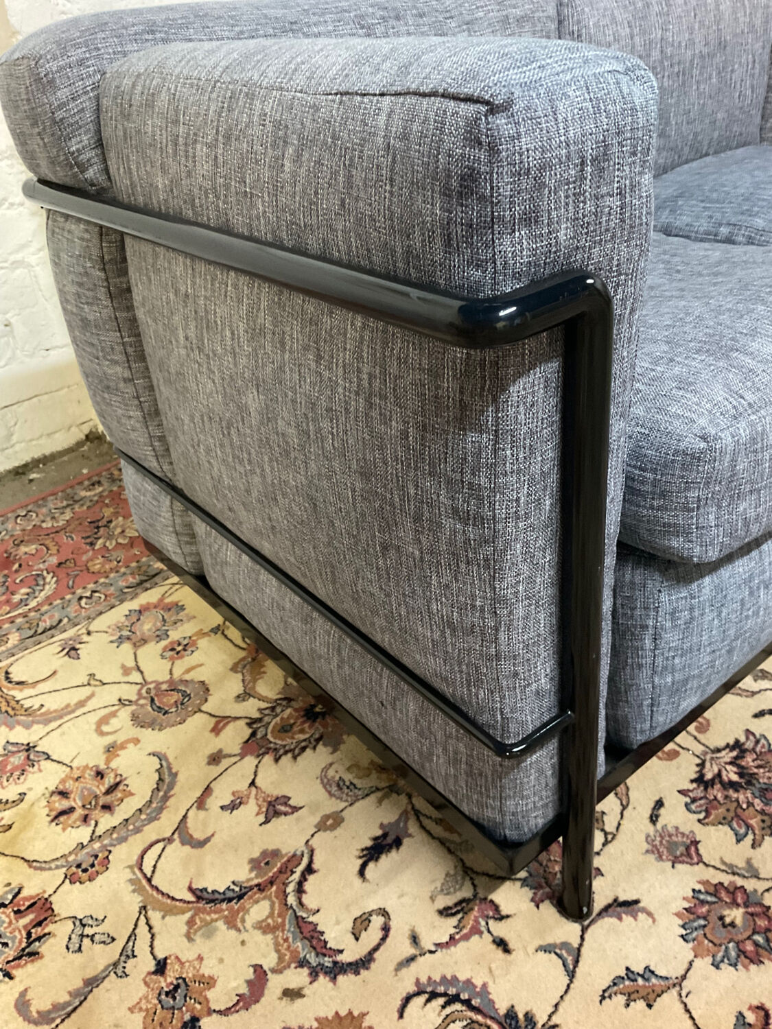 LC2 Le Corbusier sofa