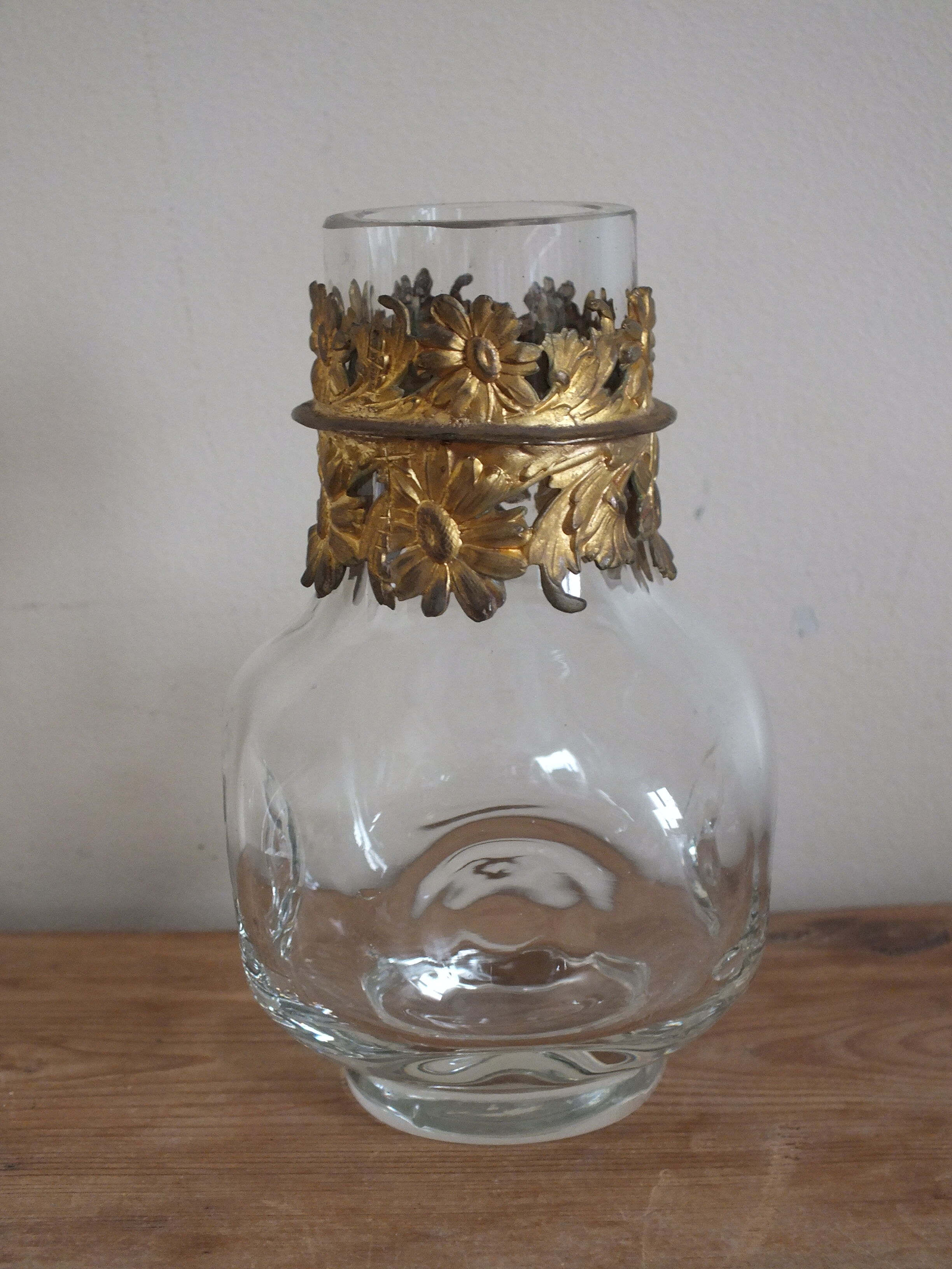Charming little bulb vase 1900 gilded brass frame