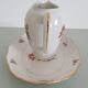 Pot à lait et son plat de présentation en porcelaine émaillée de Limog