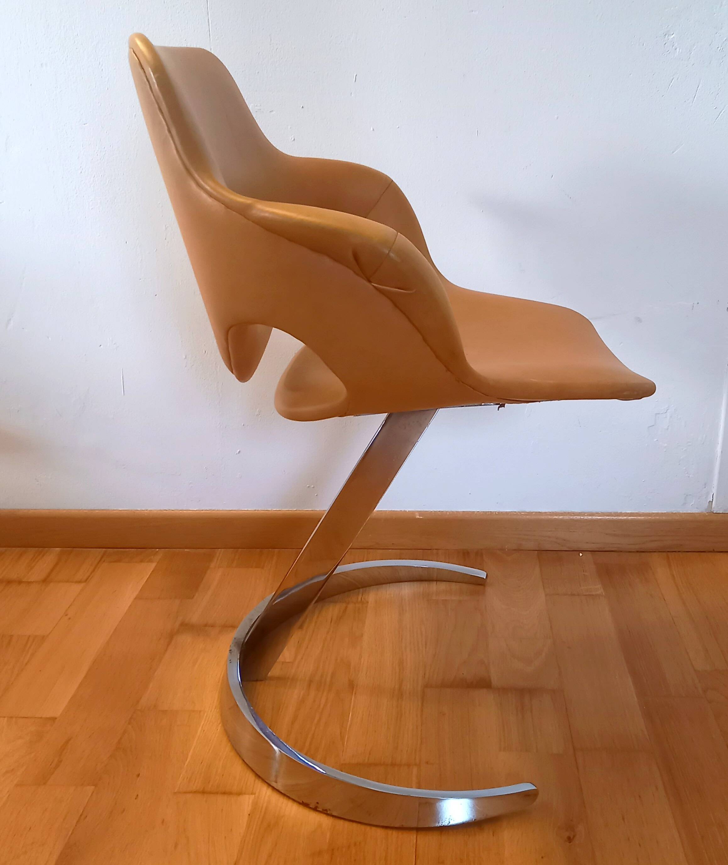 Eurosteel Idée 2000 armchair, contemporary design