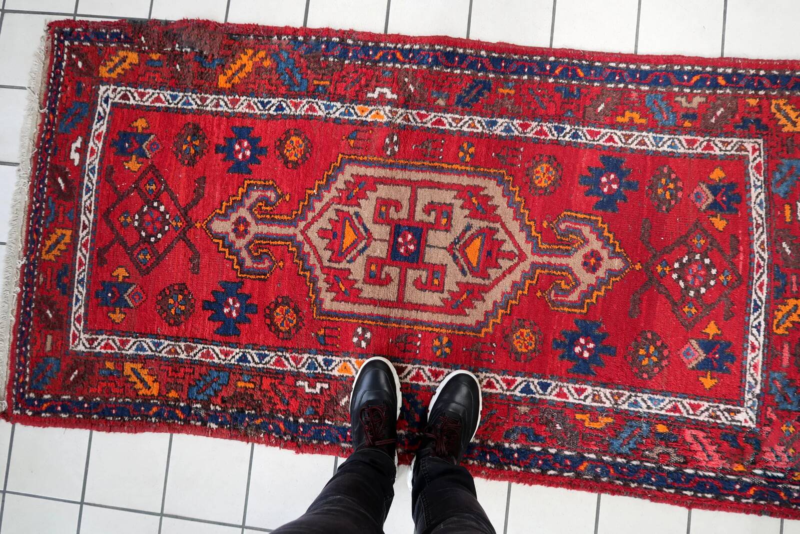 Handmade vintage Persian Hamadan rug 3.2' x 6.2' (100cm x 191cm) 1970s