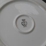Big round and flat Pllat. signed LJ cie