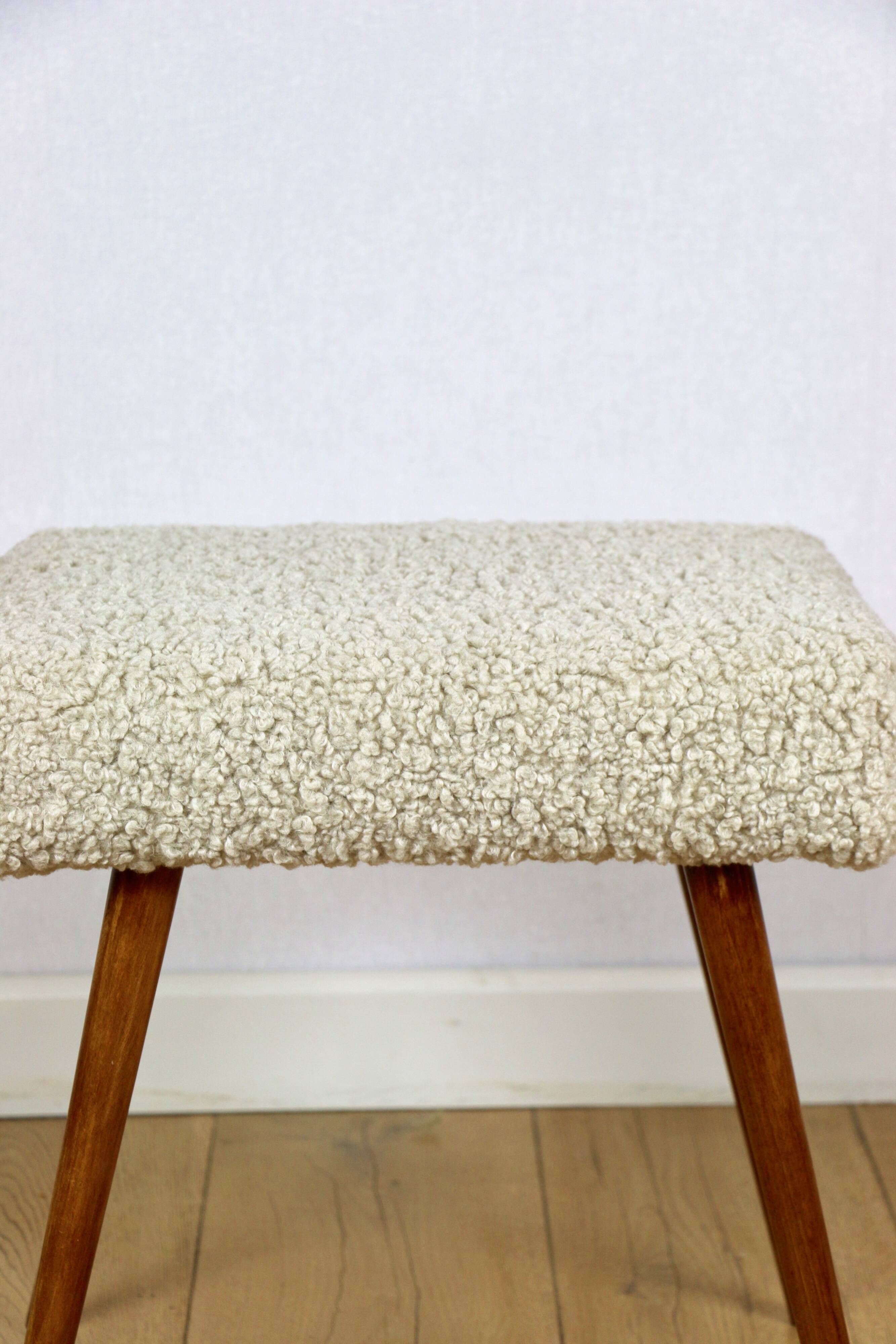 High stool seat boucle beige - round beech legs