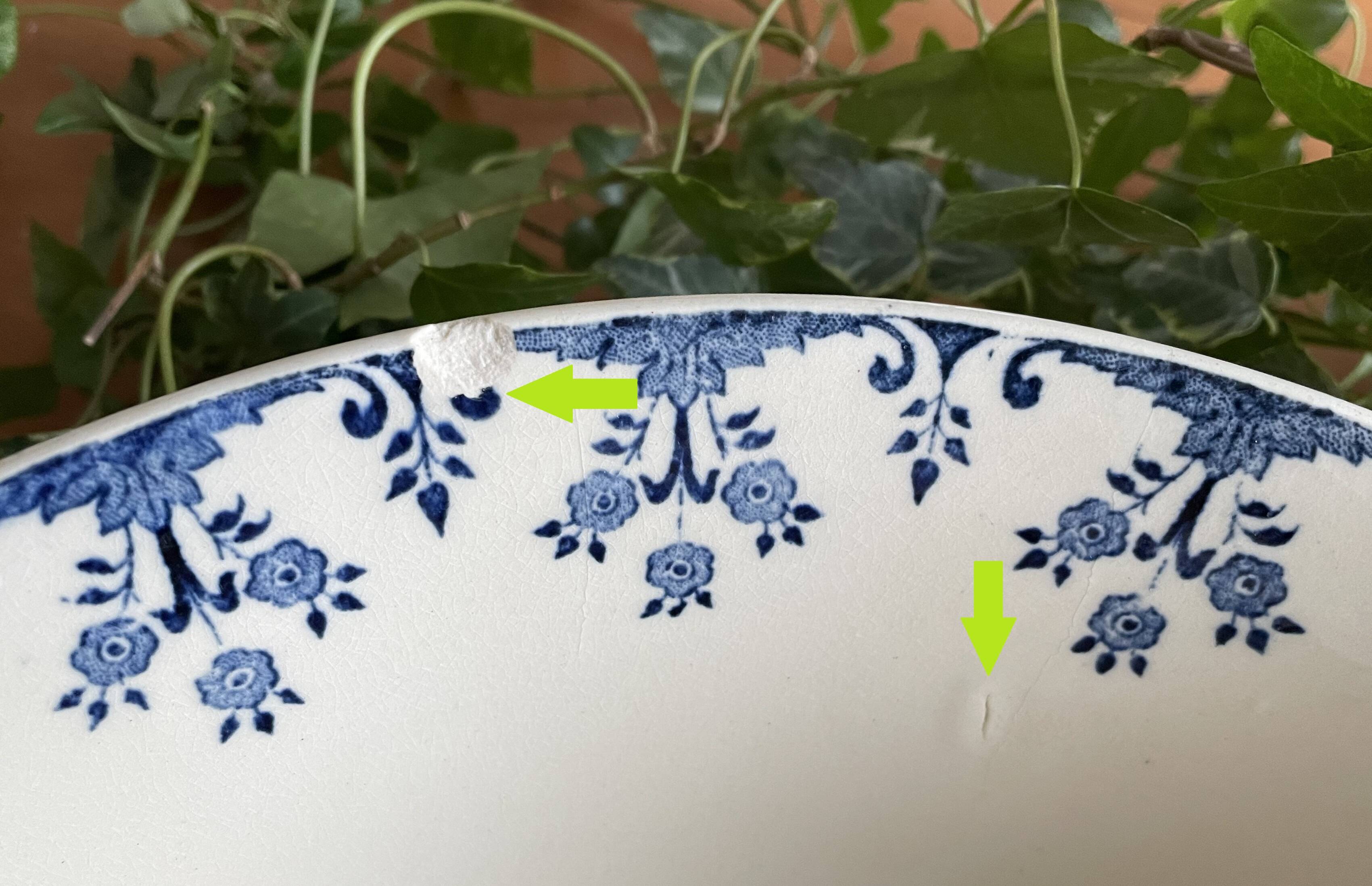 Large antique pedestal salad bowl in Gien earthenware.
