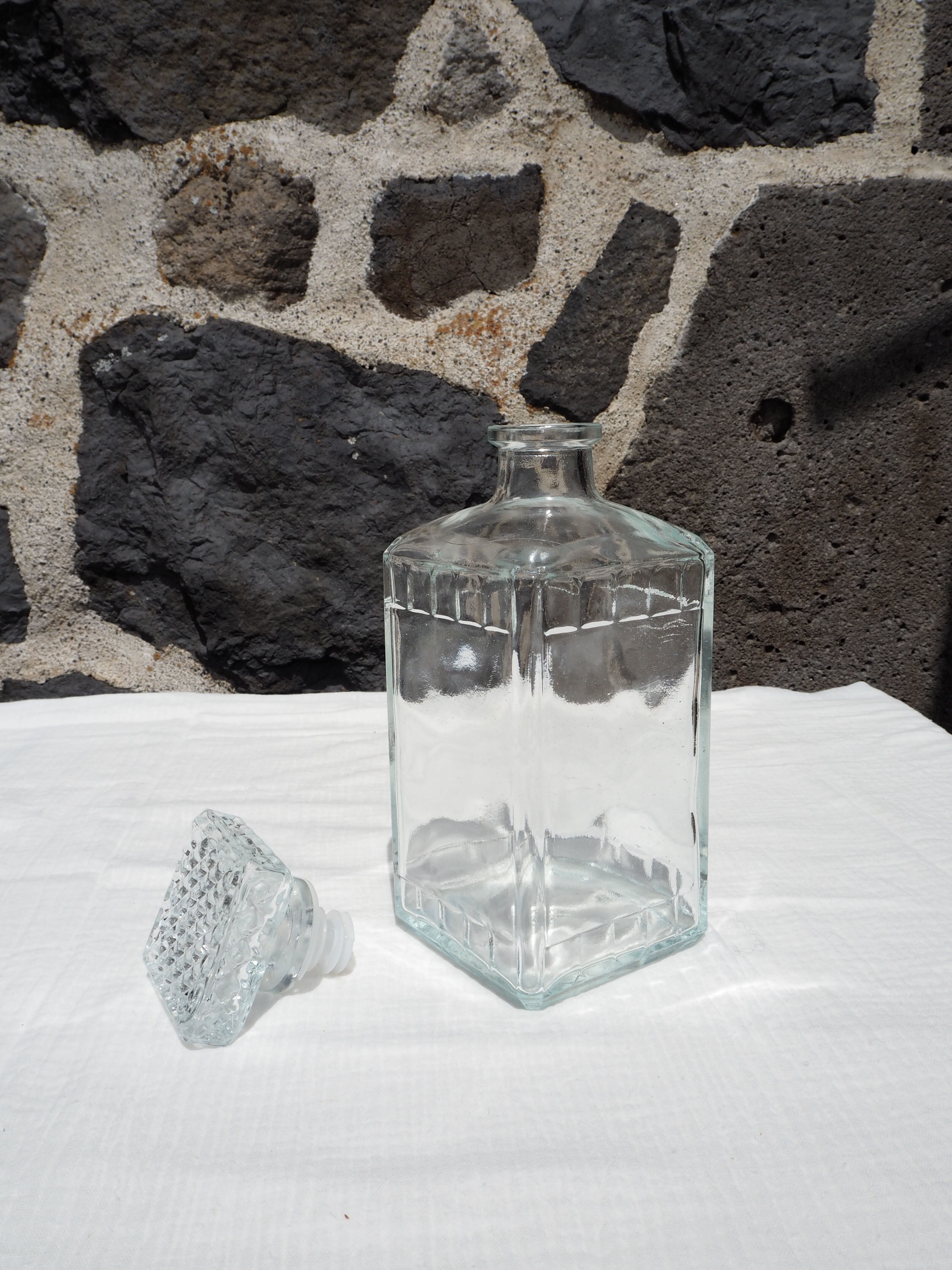 Glass whisky decanter