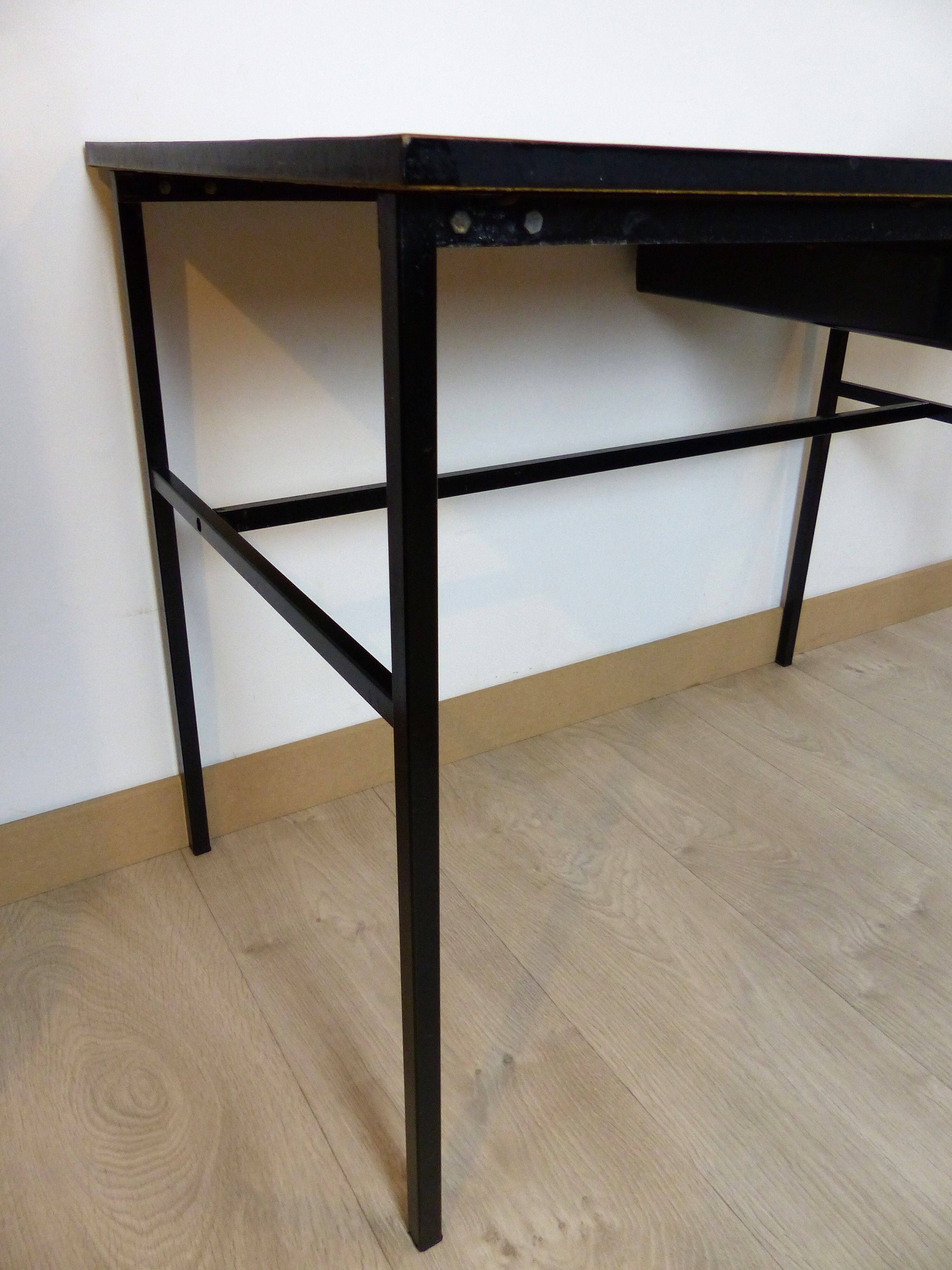 Pierre Guariche's "Junior" office for Meurop