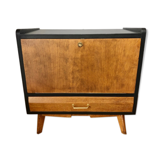 Storage cabinet