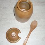Mustard maker CNP sandstone Village France