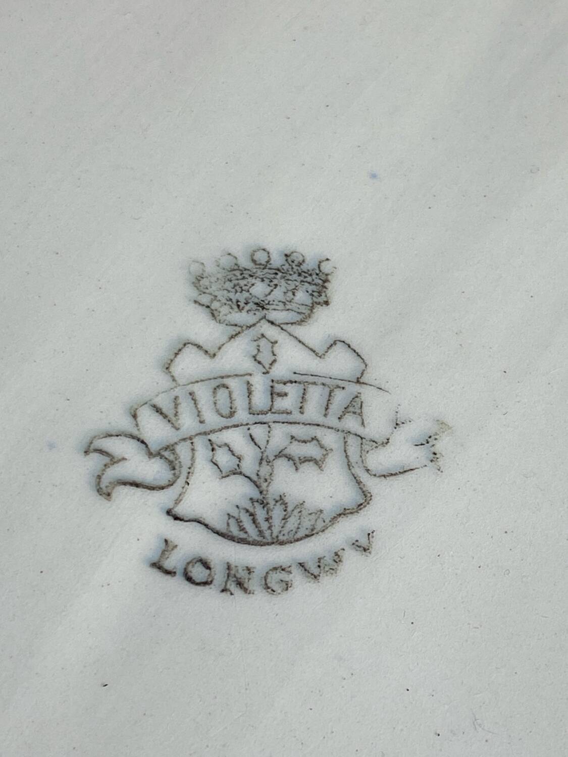 Service plates, ironstone, Violetta collection, Longwy