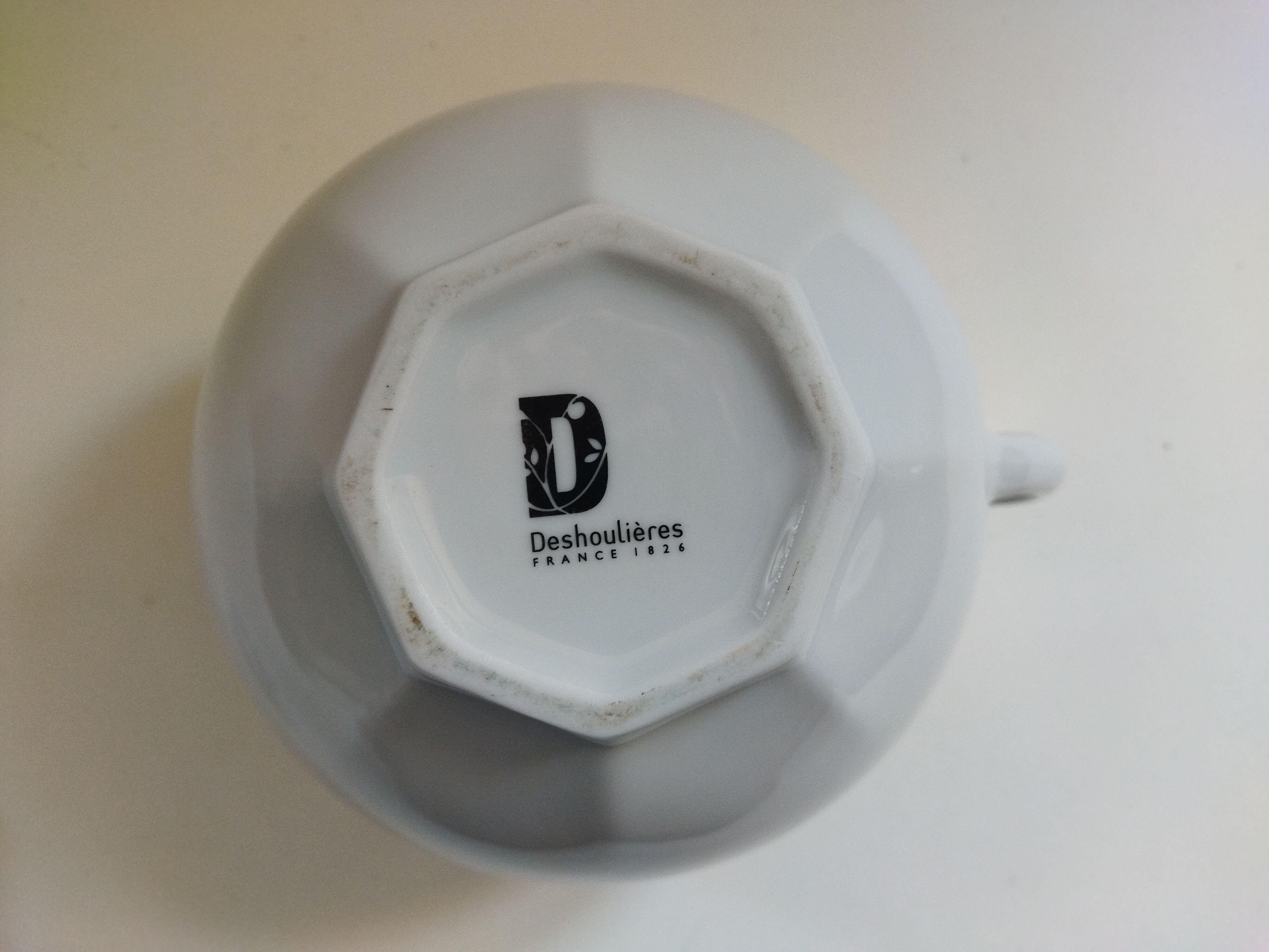 Porcelain teapot Deshoulières