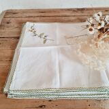Set of 10 white towels embroidered flowers