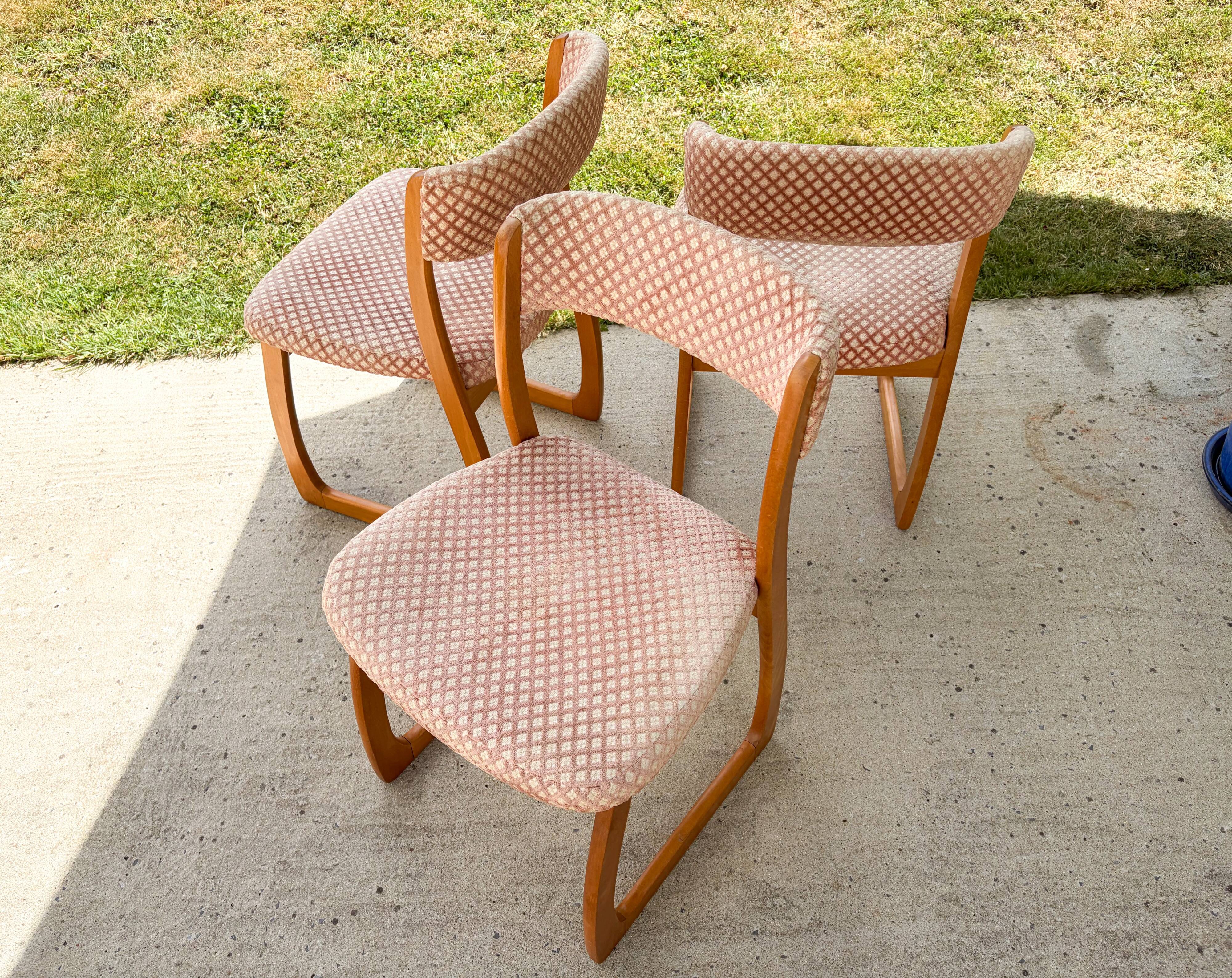 Lot de 3 chaises traineau SELF , dlg de Baumann , 1970'