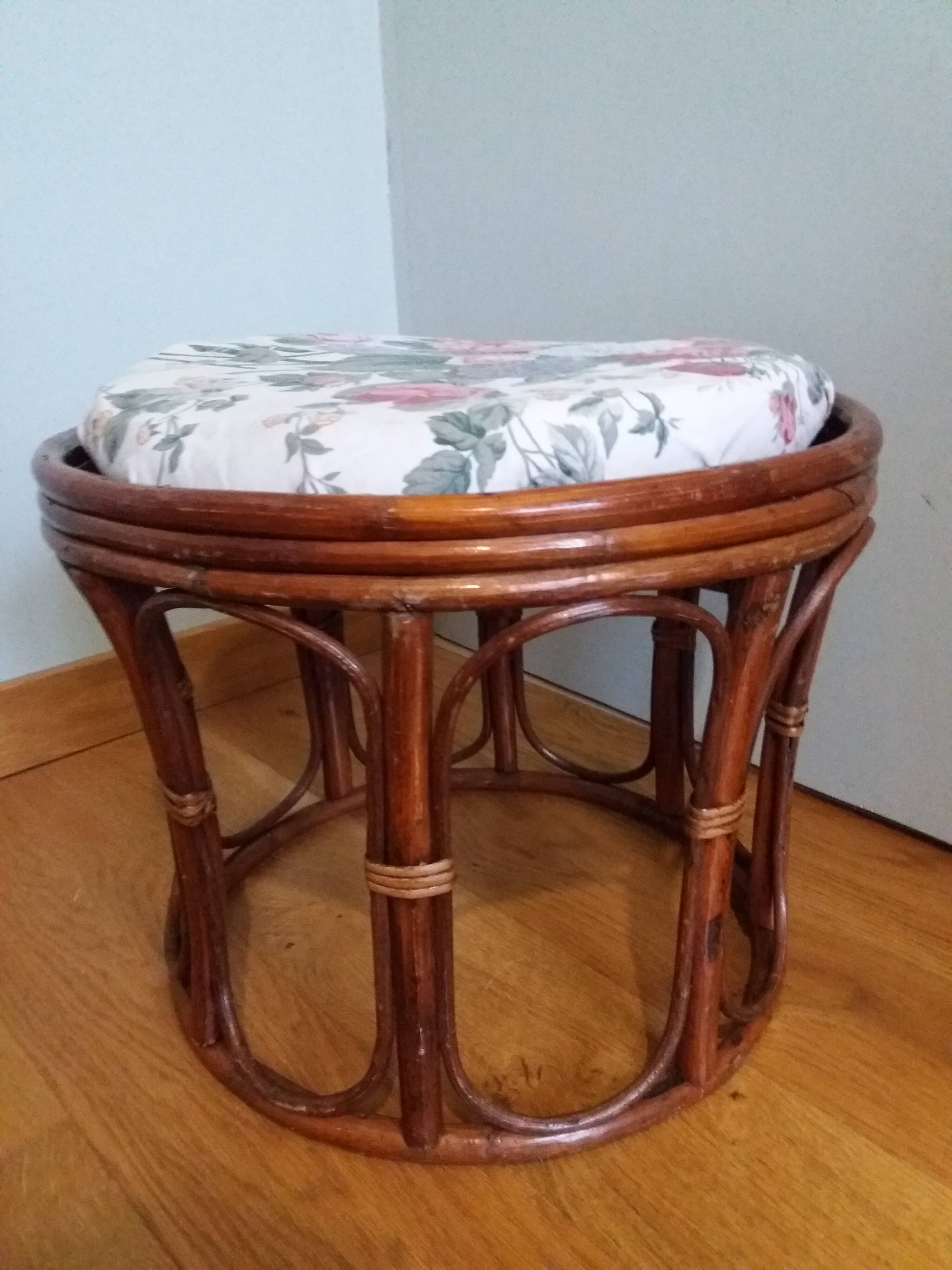 Wicker pouf with cushion