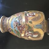 Vase with immortal decorations