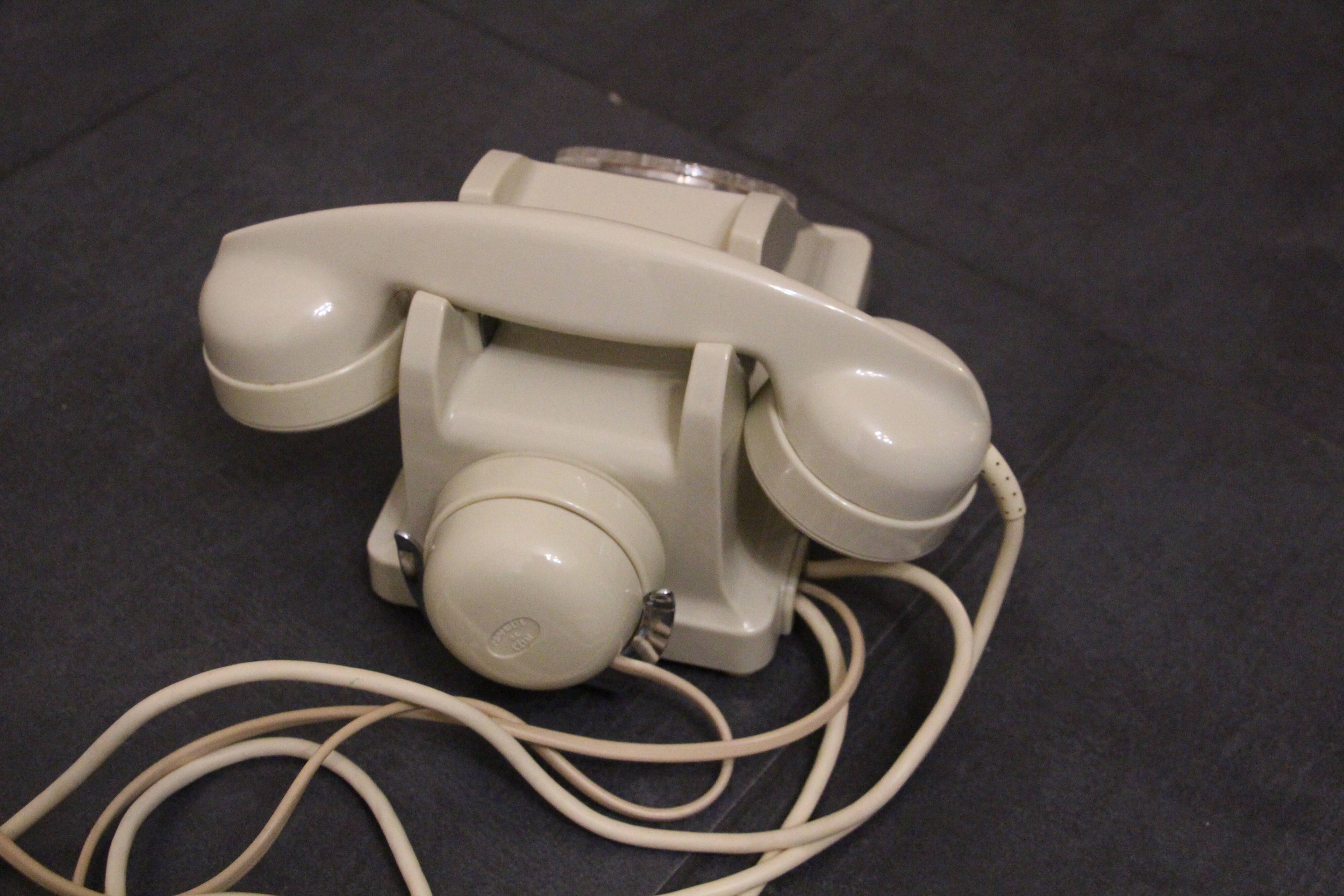Ericsson U43 phone in bakelite ivory 60's