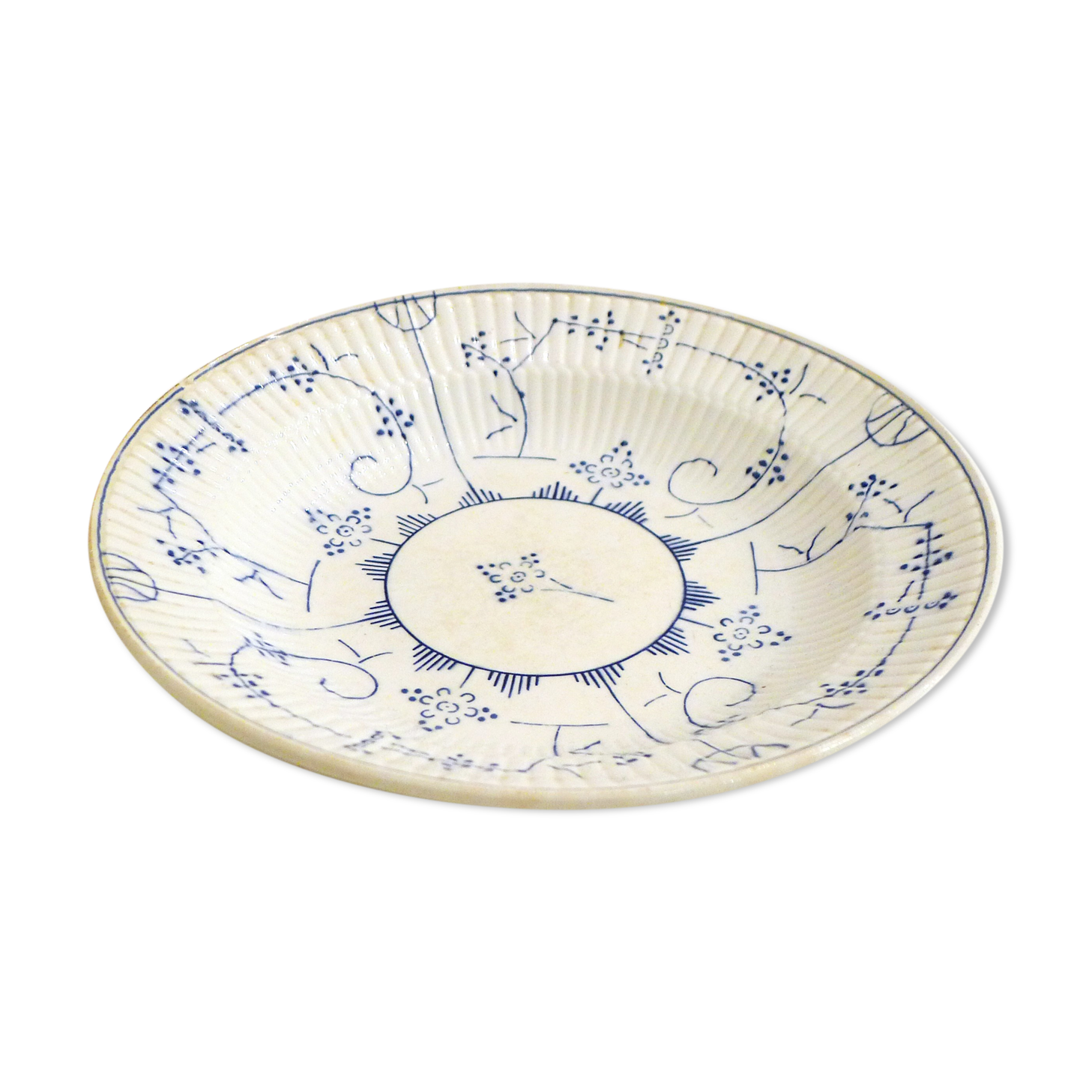 Round dish with Copenhagen decor by Boch la Louvière